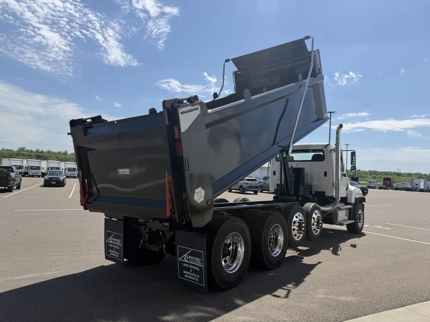 2027 Freightliner 114SD | Photo 4 of 12