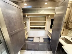 2026 Newmar Dutch Star 4369 | Thumbnail Photo 19 of 34