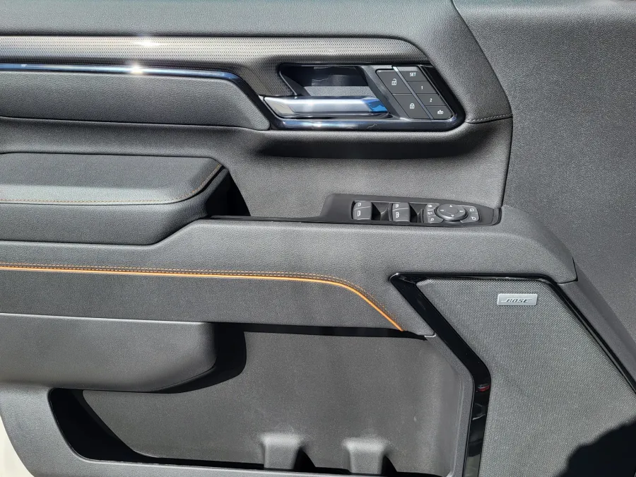 2026 GMC Sierra 2500HD AT4 | Photo 18 of 25