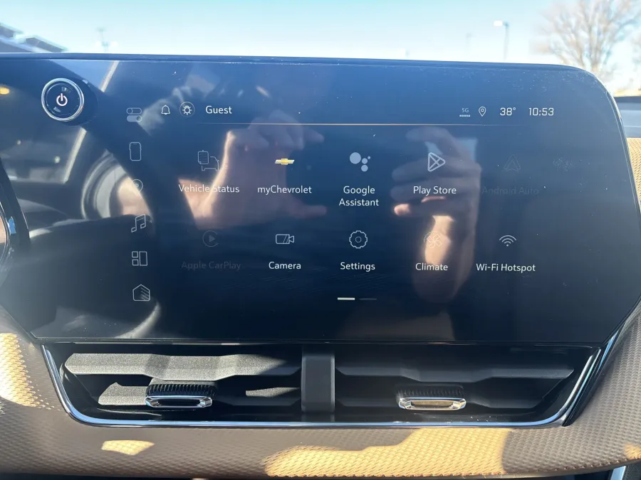 2026 Chevrolet Equinox AWD ACTIV | Photo 17 of 22