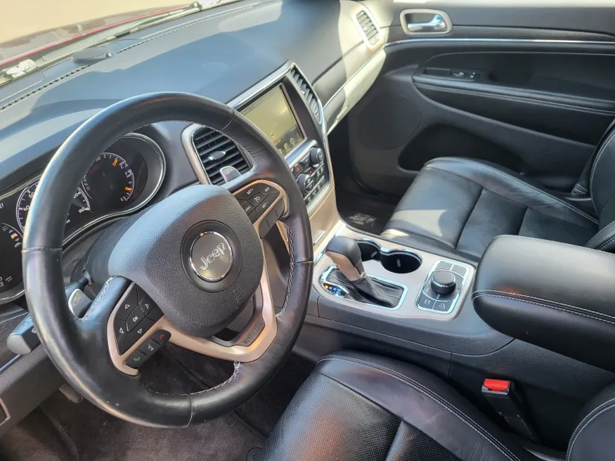 2017 Jeep Grand Cherokee Limited | Photo 17 of 32