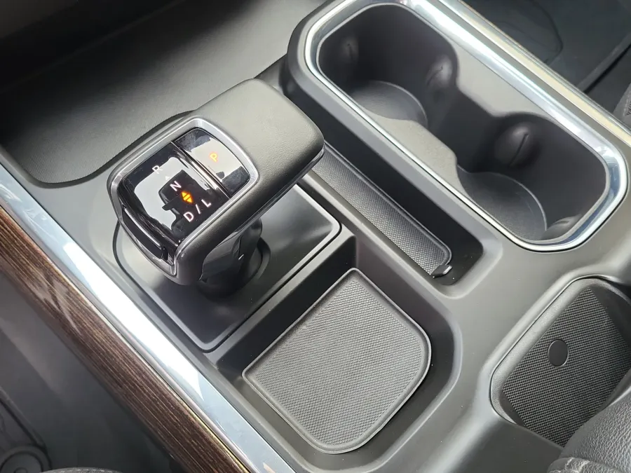 2025 GMC Sierra 1500 Elevation | Photo 18 of 23