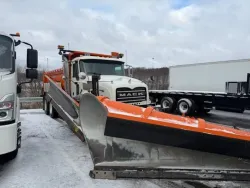 2016 Mack Granite | Thumbnail Photo 2 of 4