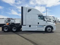2023 Freightliner Cascadia 126 | Thumbnail Photo 4 of 22