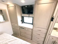 2026 Renegade Verona 36VSB | Thumbnail Photo 17 of 28