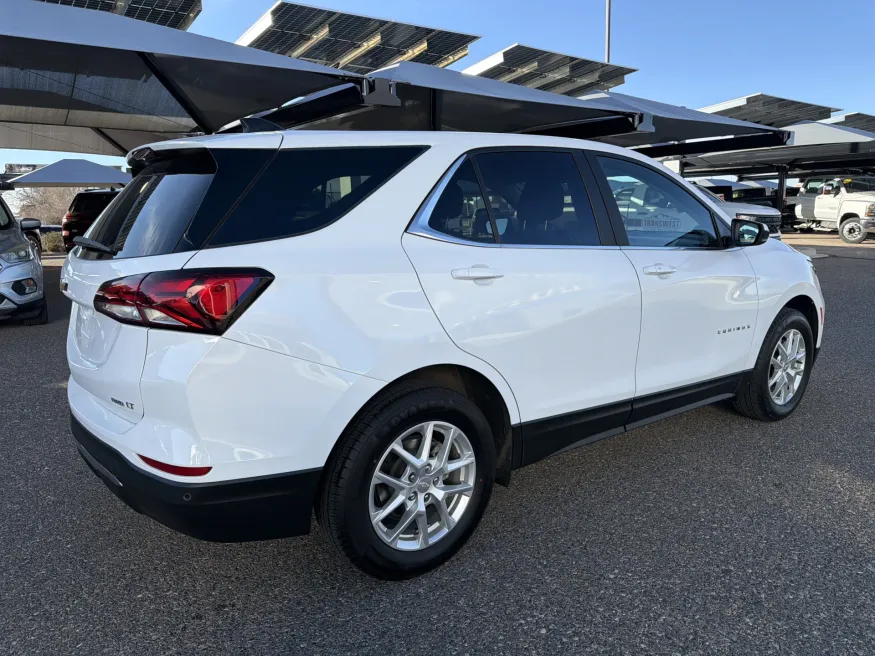 2024 Chevrolet Equinox LT | Photo 4 of 21