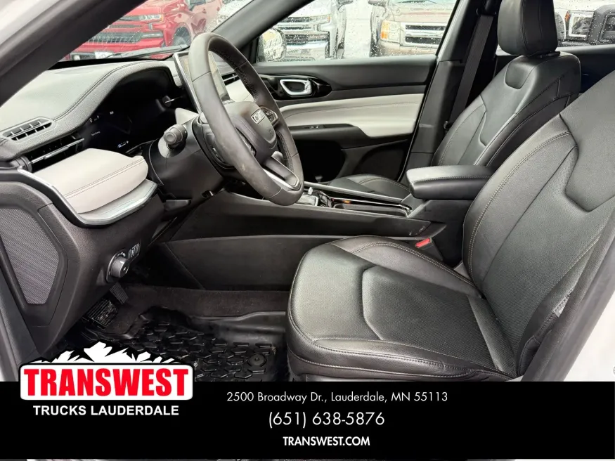 2024 Jeep Compass Limited | Photo 4 of 21