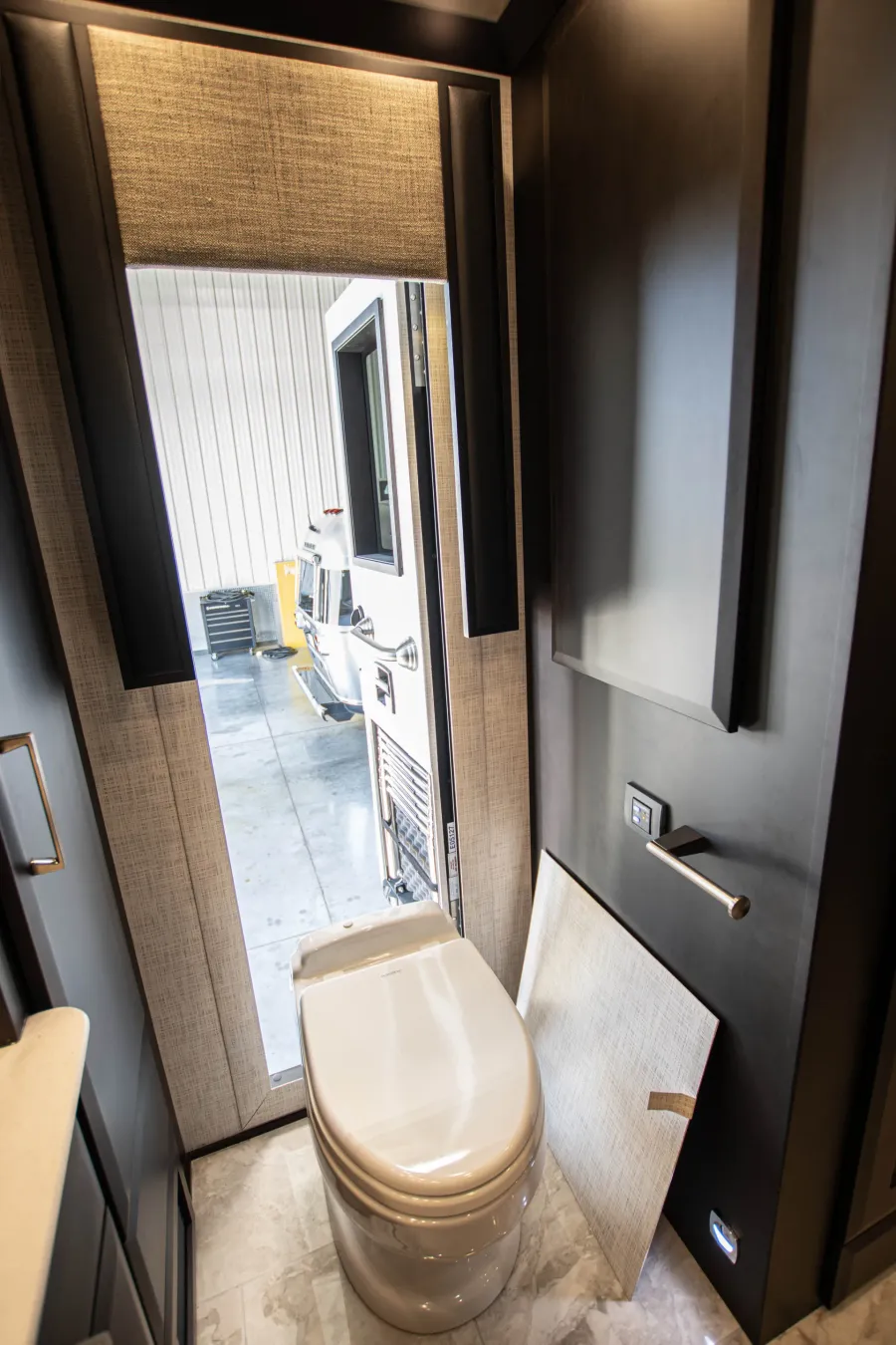 2026 Newmar Essex 4569 | Photo 34 of 34