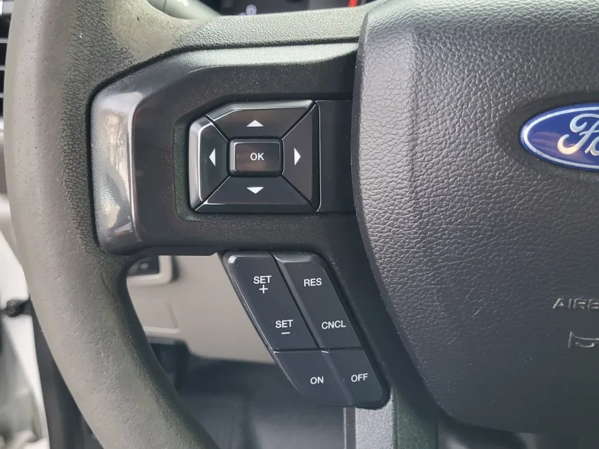 2019 Ford Super Duty F-350 SRW | Photo 11 of 23