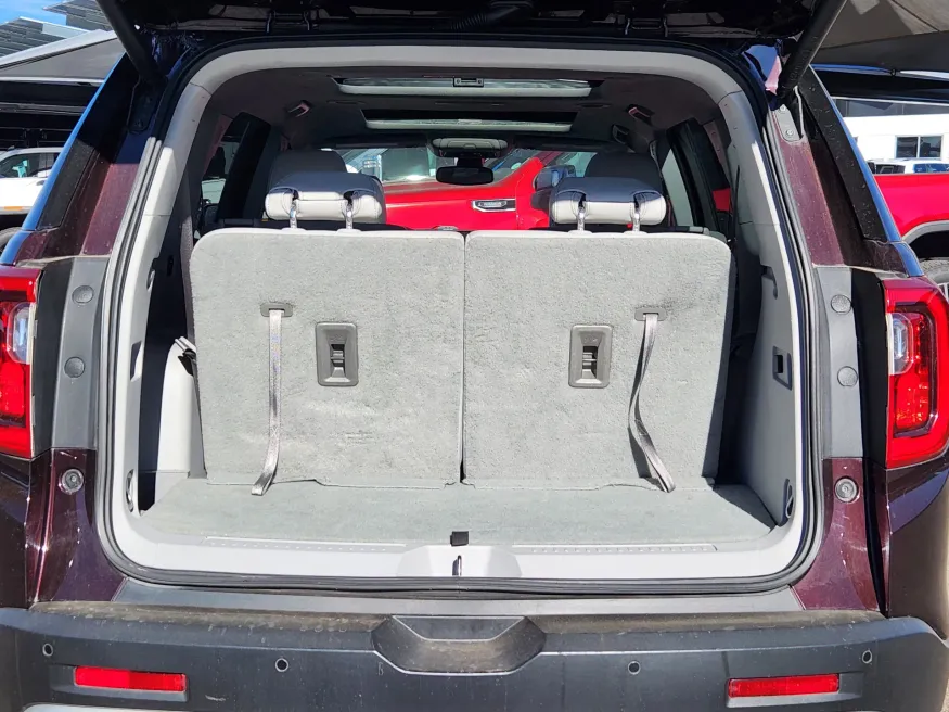 2021 GMC Acadia SLT | Photo 15 of 29