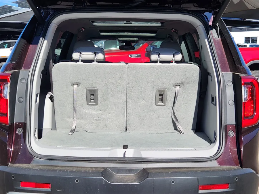 2021 GMC Acadia SLT | Photo 15 of 29