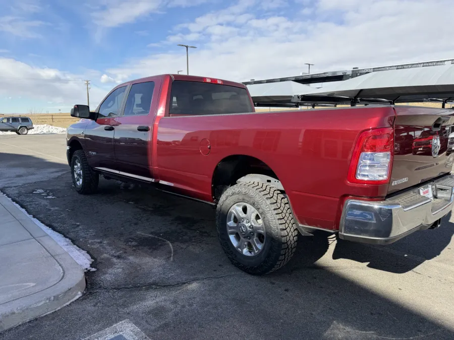 2022 RAM 2500 Big Horn | Photo 5 of 17