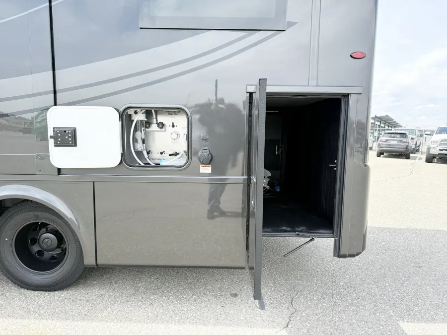 2027 Newmar Freedom Aire 2512 | Photo 25 of 25