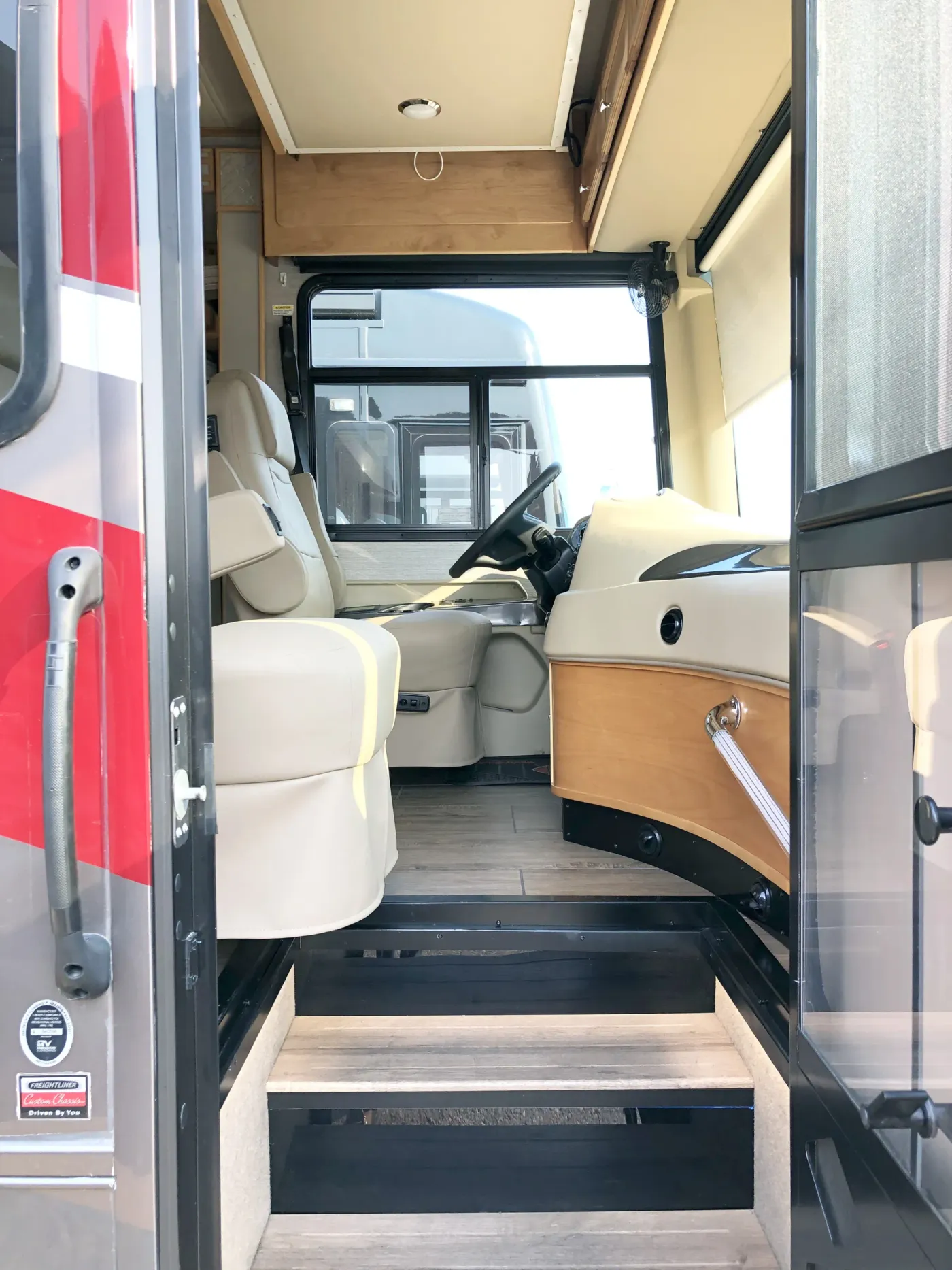 2021 Tiffin Allegro Red 340 38 LL | Photo 2 of 17