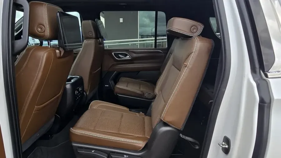 2021 Chevrolet Suburban | Photo 33 of 37