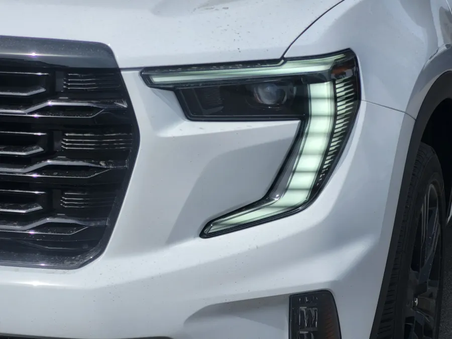 2026 GMC Acadia AWD Elevation | Photo 7 of 26