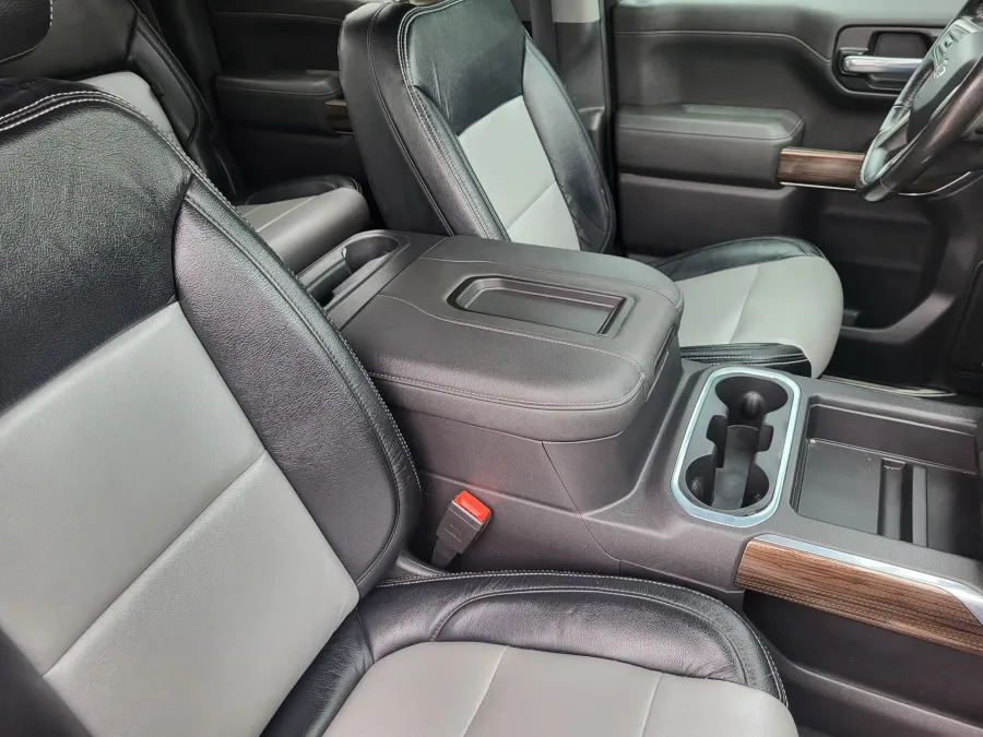 2021 Chevrolet Silverado 1500 RST | Photo 12 of 23