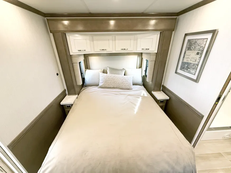 2026 Newmar Super Star 3731 | Photo 11 of 31