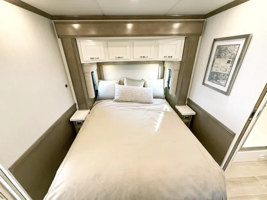 2026 Newmar Super Star 3731 | Photo 11 of 31