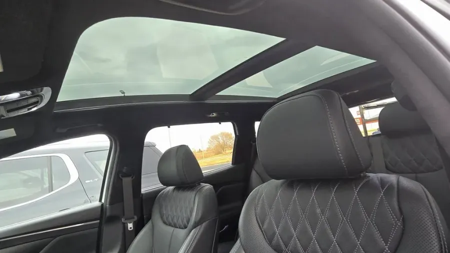 2022 Hyundai Santa Fe | Photo 28 of 33