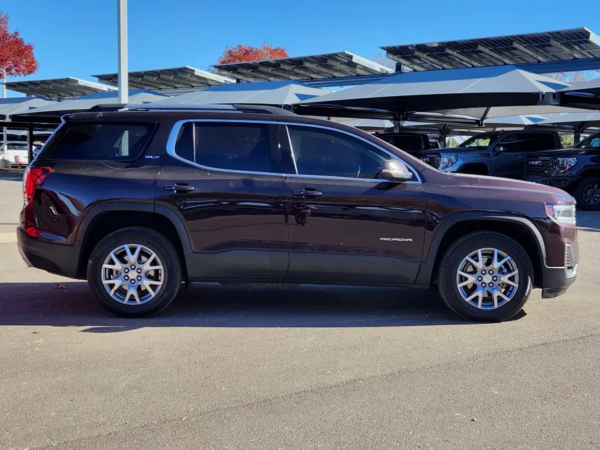 2021 GMC Acadia SLT | Photo 1 of 29