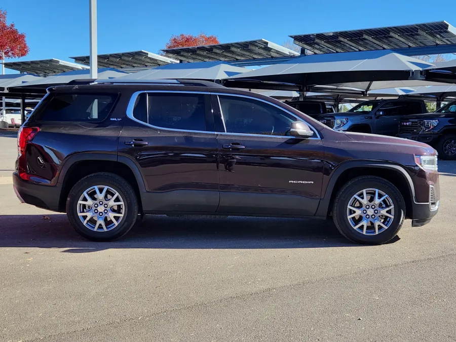 2021 GMC Acadia SLT | Photo 1 of 29