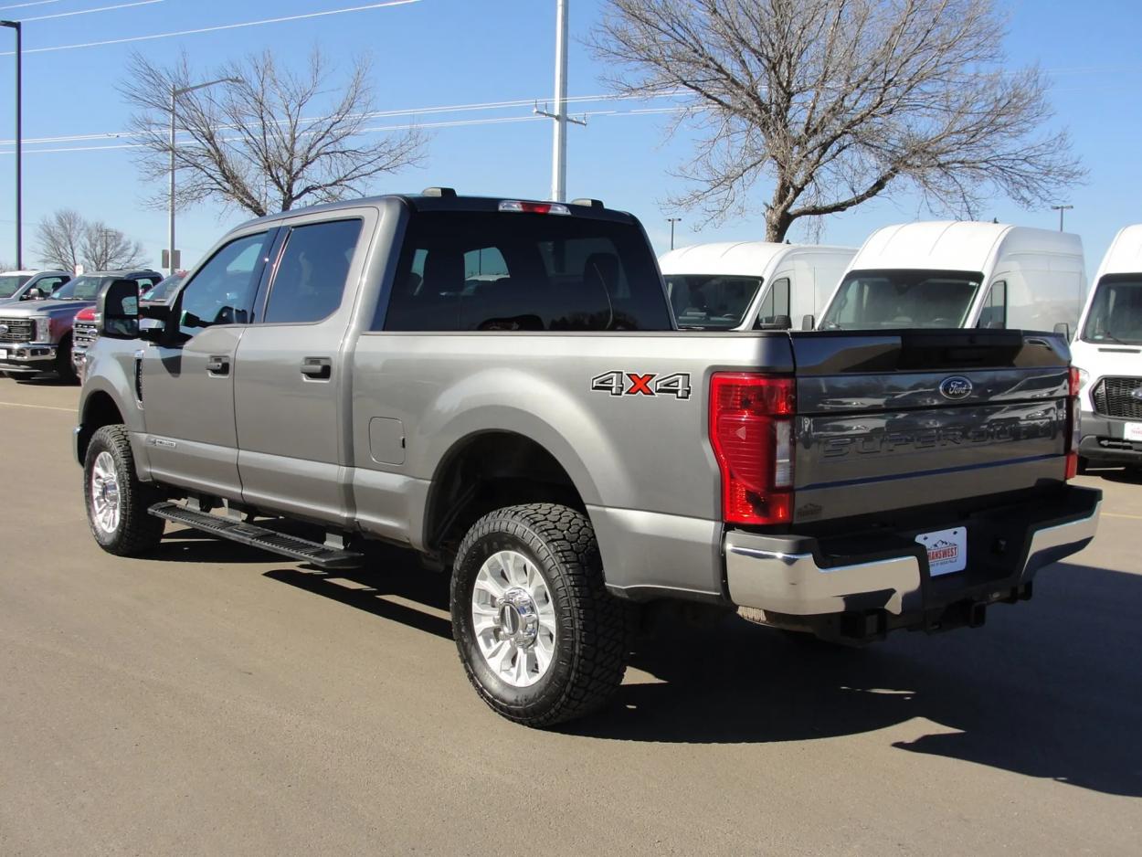2022 Ford F-250 | Photo 3 of 13
