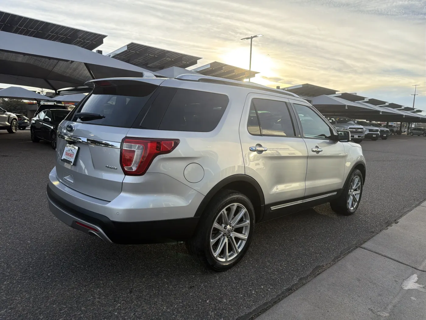 2016 Ford Explorer Limited | Photo 4 of 24