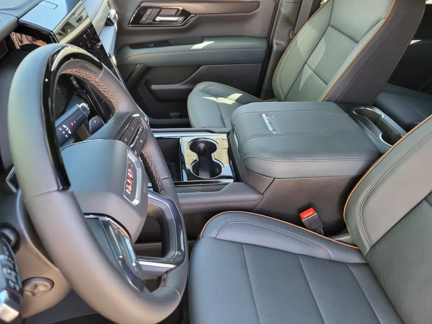 2026 GMC Yukon AT4 | Photo 11 of 25