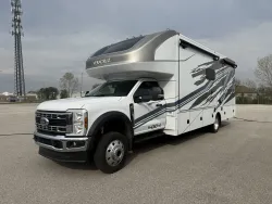 2026 Renegade Veracruz 32VDS | Thumbnail Photo 4 of 34