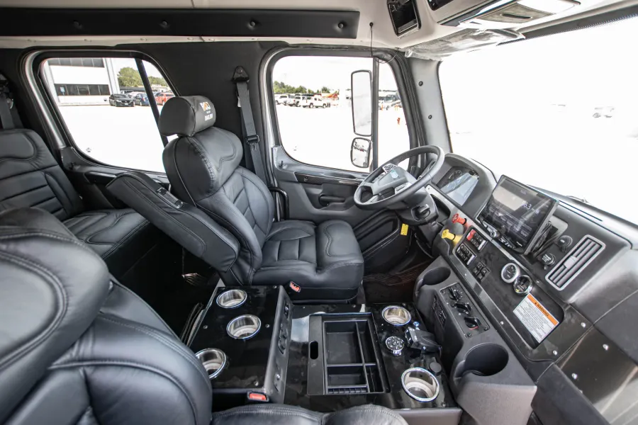 2024 Freightliner M2 106 Bolt | Photo 14 of 18