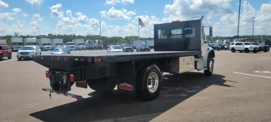 2024 Freightliner M2 106 | Photo 5 of 12