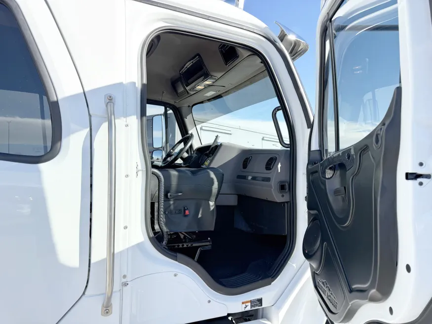 2023 Freightliner M2 106 Summit Hauler | Photo 20 of 22
