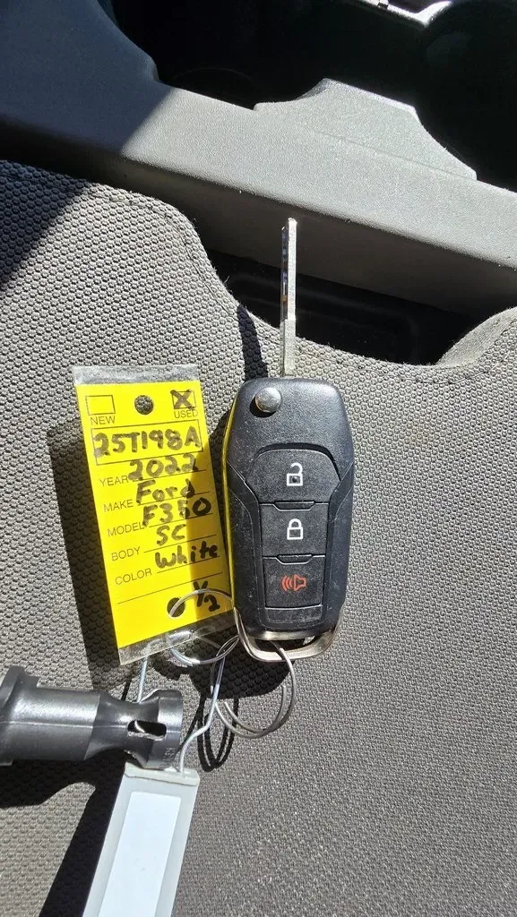 2022 Ford F-350 | Photo 20 of 24