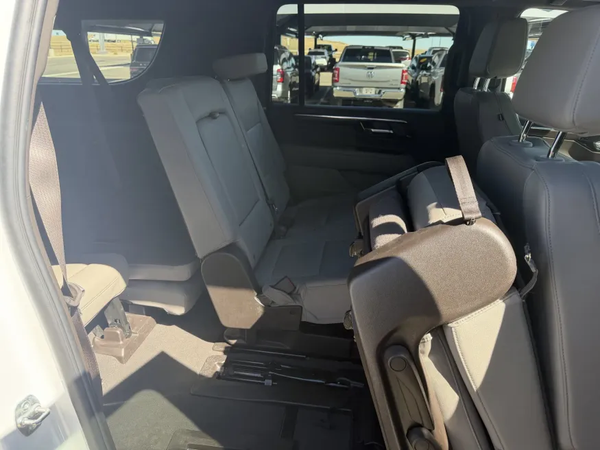 2025 Chevrolet Suburban LT | Photo 13 of 24