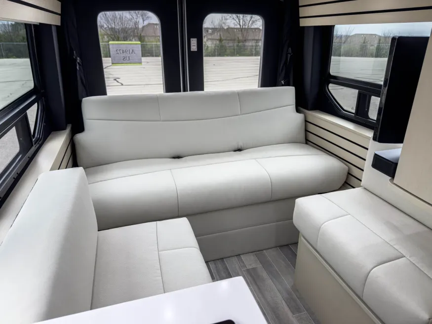 2026 Pleasure-way Ontour 2.2 AWD | Photo 20 of 21