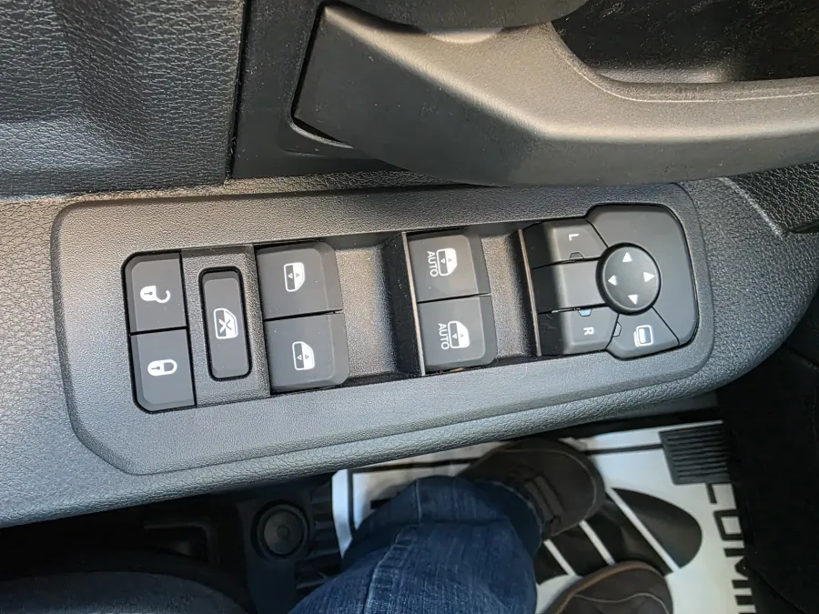 2026 RAM 3500 Tradesman | Photo 18 of 25