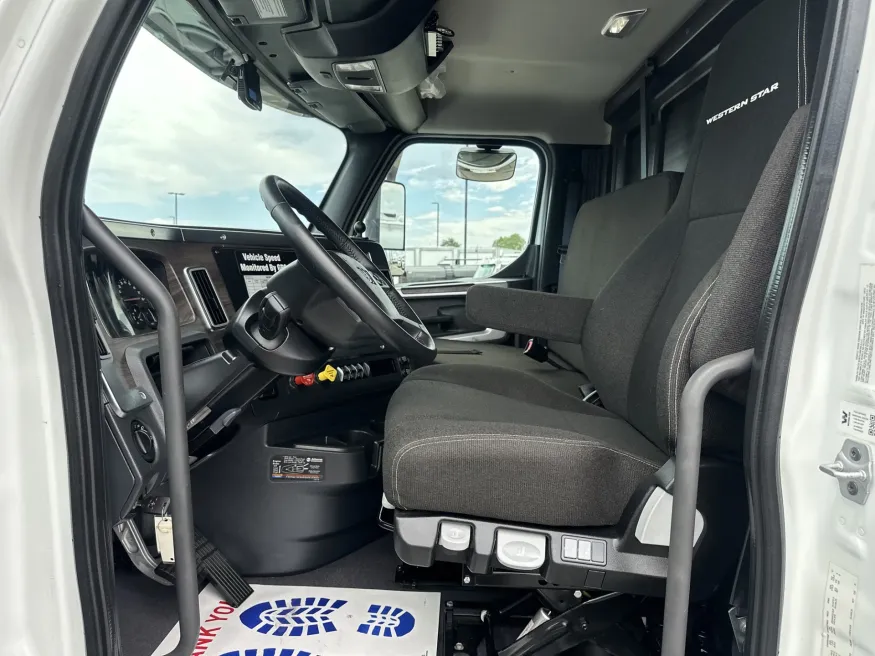 2024 Western Star 47X | Photo 9 of 22