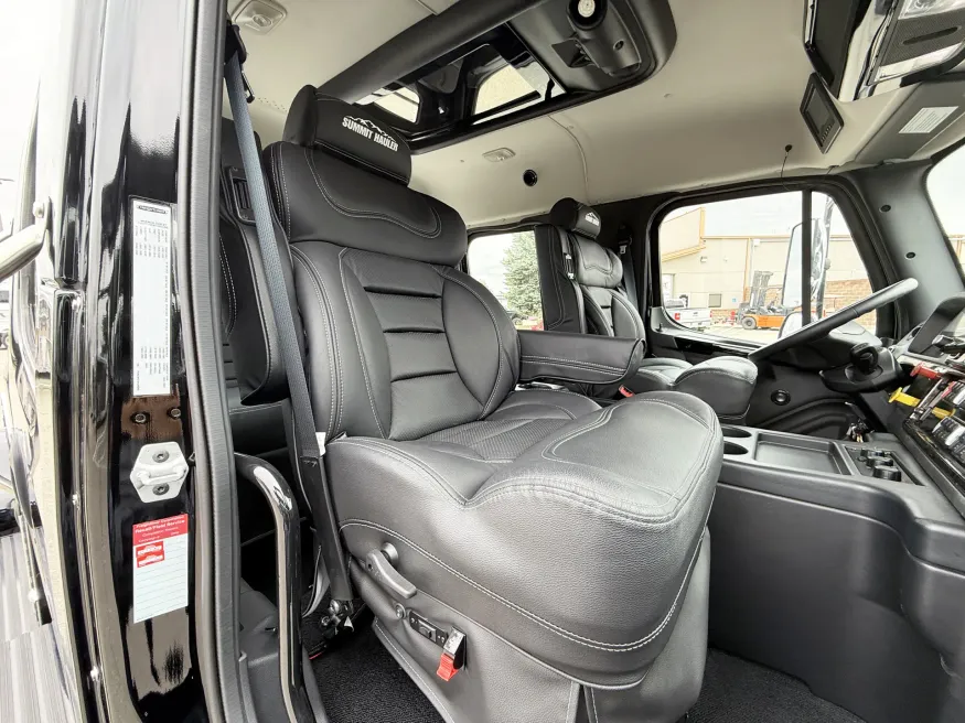 2025 Freightliner M2 106 Plus Summit Hauler | Photo 20 of 22
