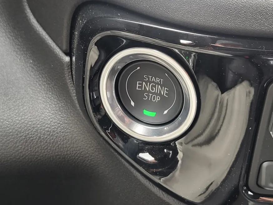 2026 GMC Sierra 1500 SLT | Photo 18 of 26