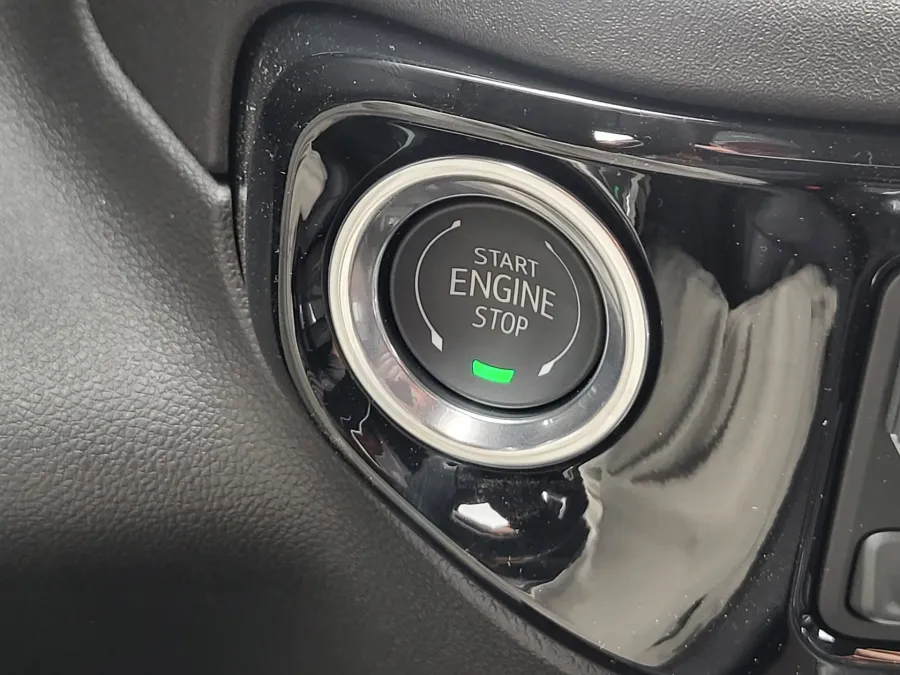 2026 GMC Sierra 1500 SLT | Photo 18 of 26