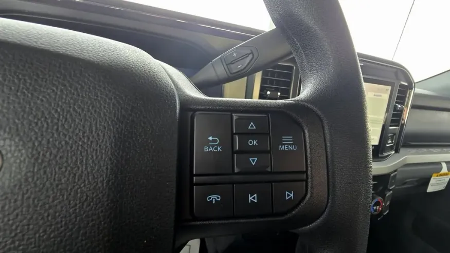 2026 Ford Super Duty F-350 | Photo 17 of 29