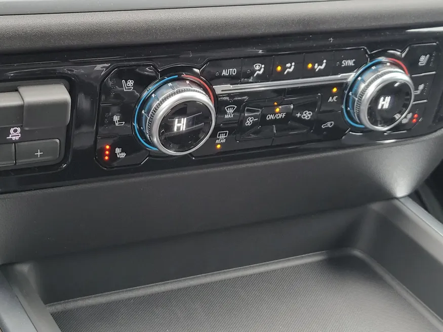 2026 GMC Sierra 2500HD SLT | Photo 17 of 25
