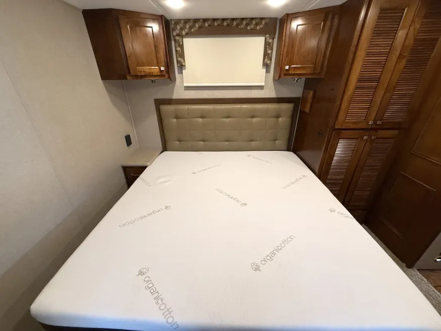 2016 Renegade Verona 40VBH | Photo 17 of 27