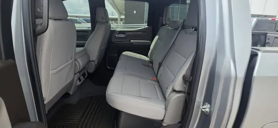 2025 Chevrolet Silverado 1500 | Photo 27 of 28