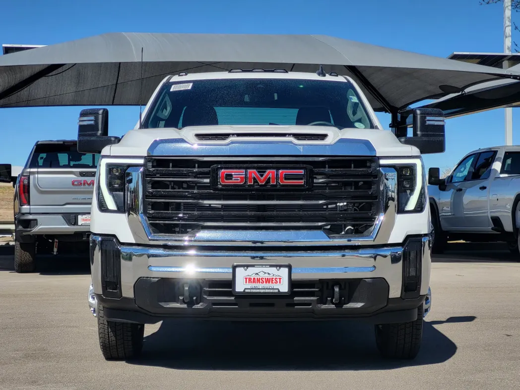2026 GMC Sierra 3500HD CC Pro 