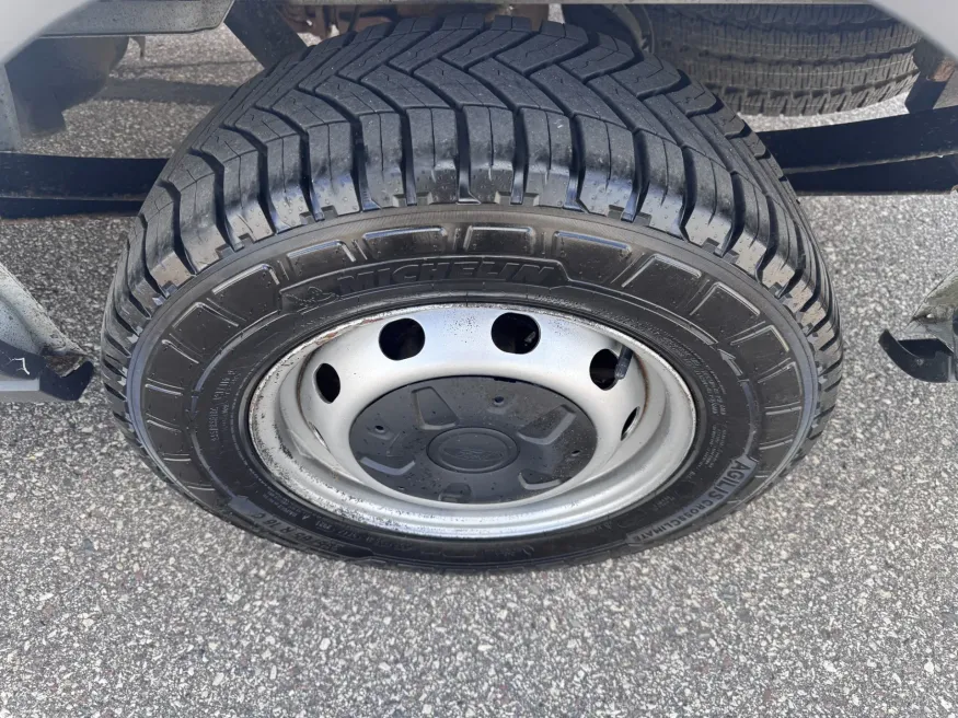 2018 Ford Transit | Photo 13 of 17