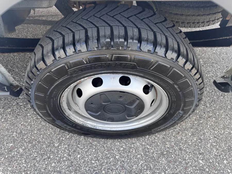 2018 Ford Transit | Photo 13 of 17