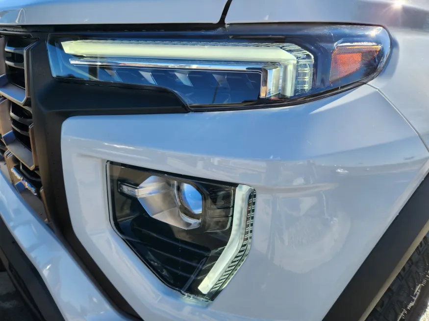 2026 GMC Canyon 4WD AT4X | Photo 6 of 22