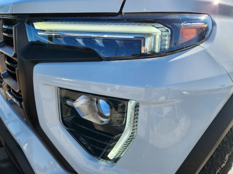 2026 GMC Canyon 4WD AT4X | Photo 6 of 22